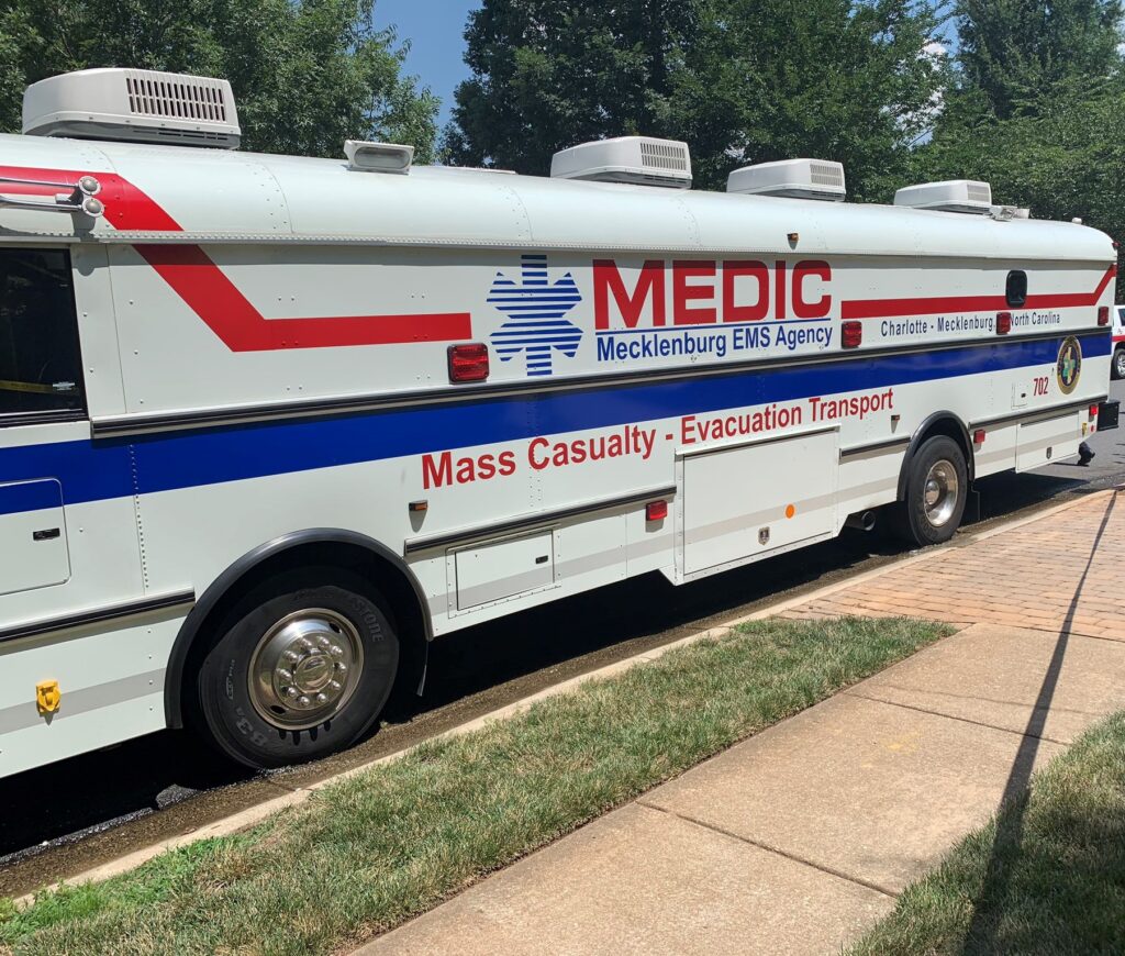 day medic D-fkWyRW4AoVgDg