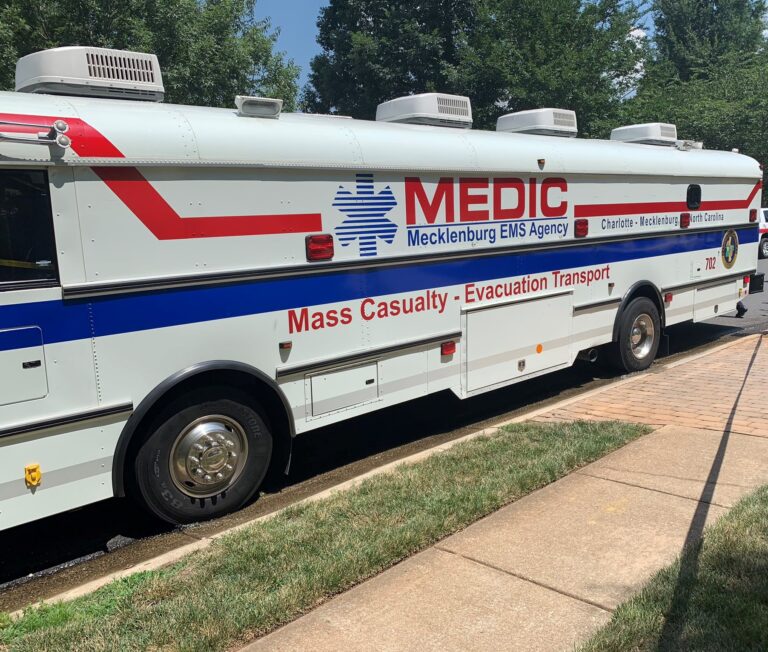 day medic D-fkWyRW4AoVgDg