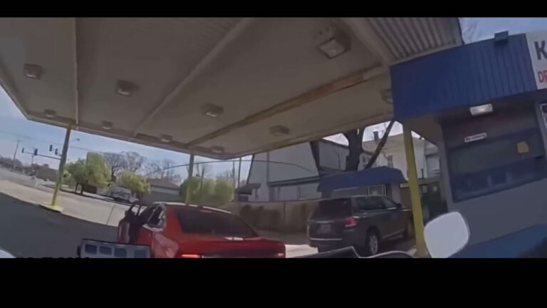 DODGE CHARGER BEATS POLICE