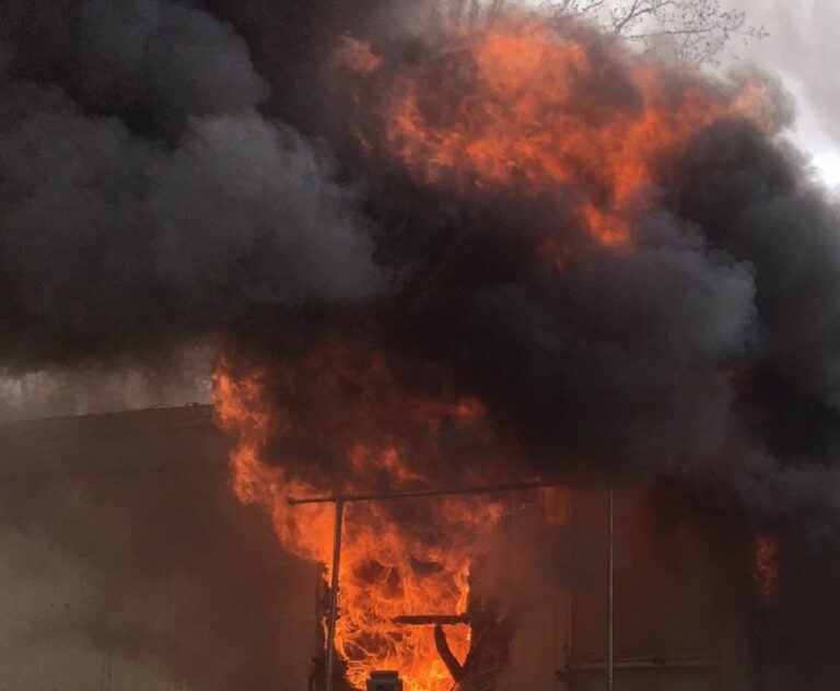 fire Dt1vwglW0AEceBr