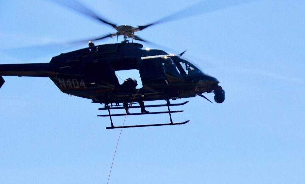 helicopter D3WPAMNWsAUyjCJ