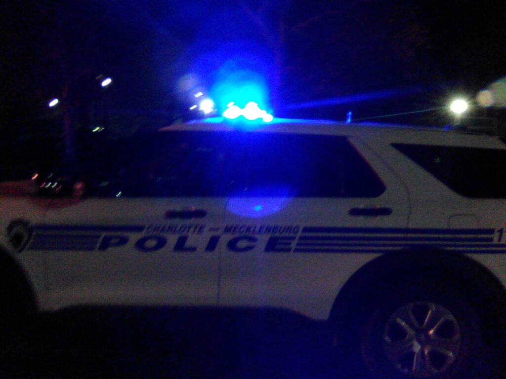 POLICE NIGHT 0000051